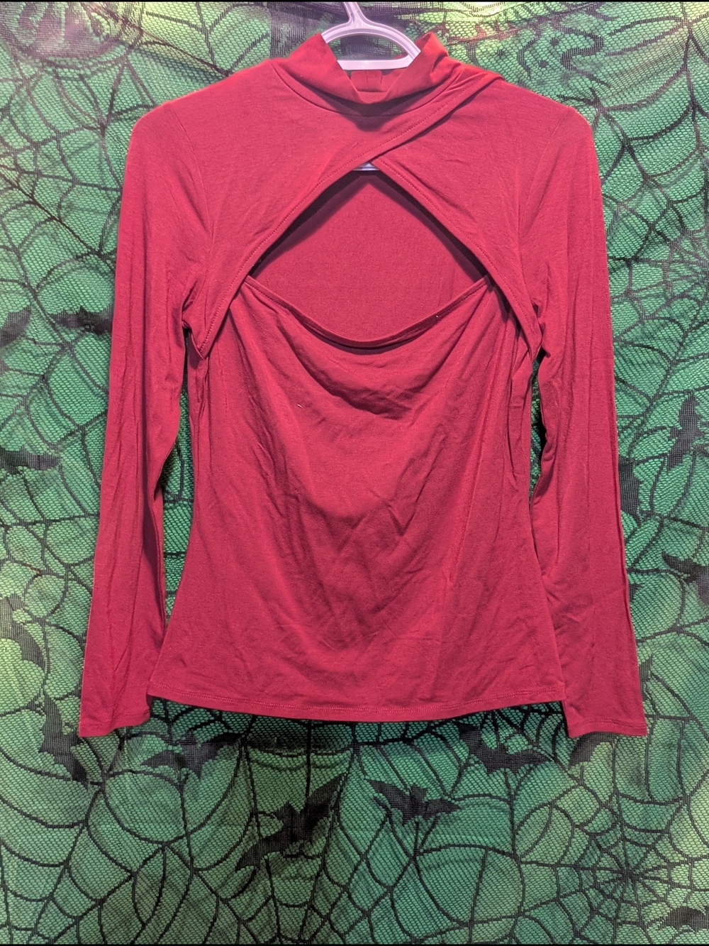 Reitmans Red Long-Sleeve Front Cutout Top